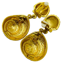 Load image into Gallery viewer, Vintage gold tone seashell dangle designer clip on earrings
