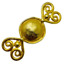 Load image into Gallery viewer, Vintage matte gold heart designer brooch
