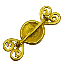 Load image into Gallery viewer, Vintage matte gold heart designer brooch

