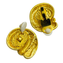 Load image into Gallery viewer, Vintage matte gold modernist designer runway clip on earrings
