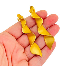 Load image into Gallery viewer, Vintage matte gold modernist geometric designer runway earrings
