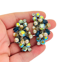 Load image into Gallery viewer, Vintage silver tone aurora pearls cluster designer clip on earrings
