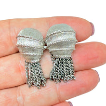 Load image into Gallery viewer, Vintage silver tone dangle chains designer clip on earrings
