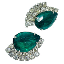 Load image into Gallery viewer, Vintage silver tone emerald green glass clip on earrings
