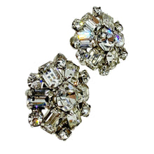 Load image into Gallery viewer, Vintage silver tone glass stones designer screw back earrings
