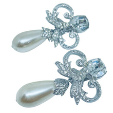 Load image into Gallery viewer, Vintage silver tone pearl rhinestone designer clip on earrings
