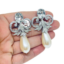 Load image into Gallery viewer, Vintage silver tone pearl rhinestone designer clip on earrings
