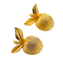 Load image into Gallery viewer, Vtg SARAH COVENTRY gold apple designer runway clip on earrings
