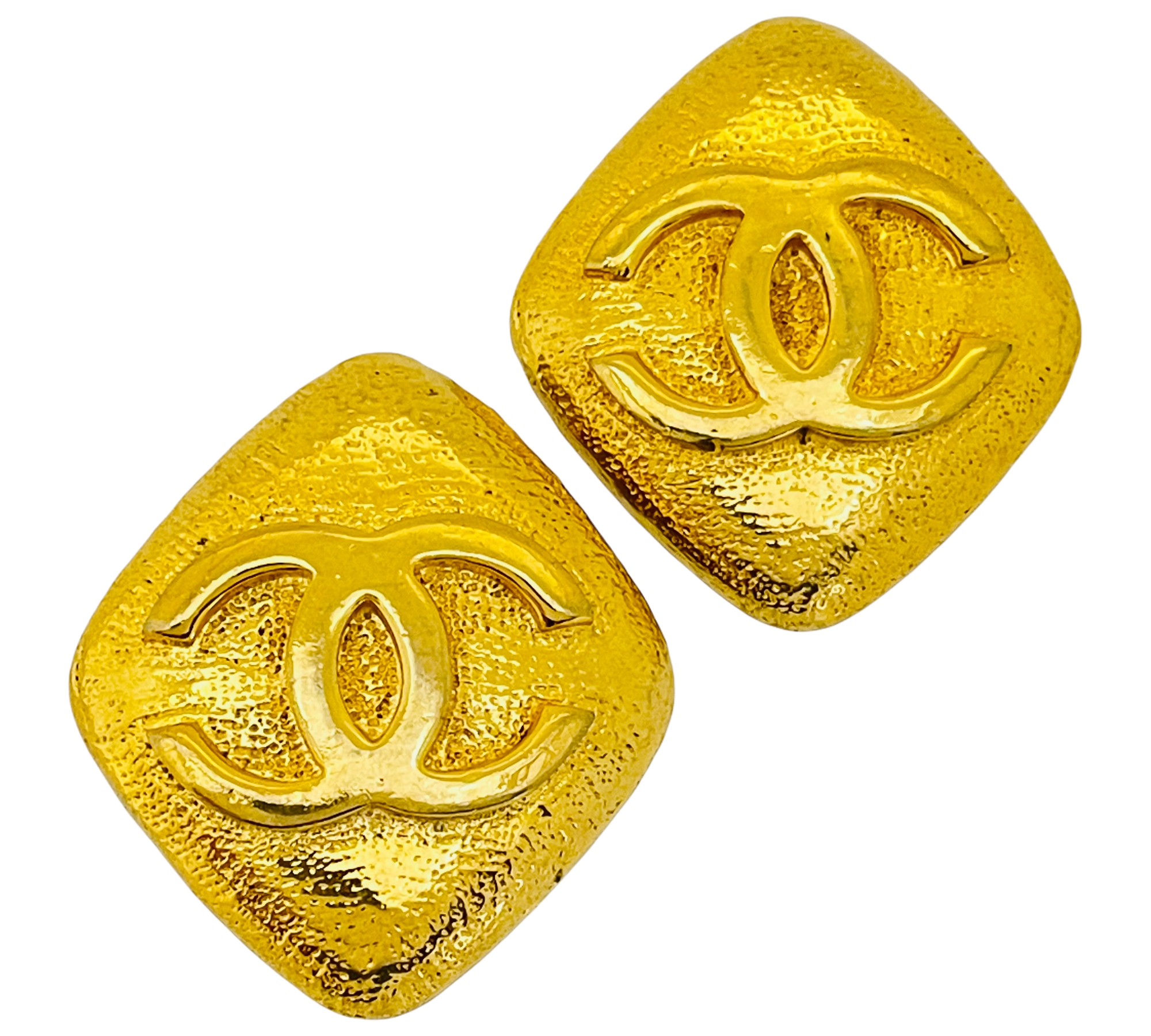 Vintage CHANEL CC signed matte gold designer runway clip on earrings