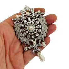 Load image into Gallery viewer, Vintage silver rhinestone pearl bow designer brooch
