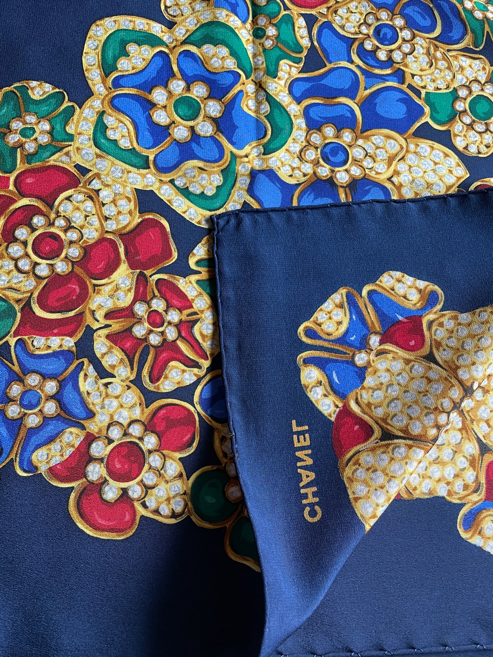 CHANEL SCARF Mademoiselle Gripoix フランス製